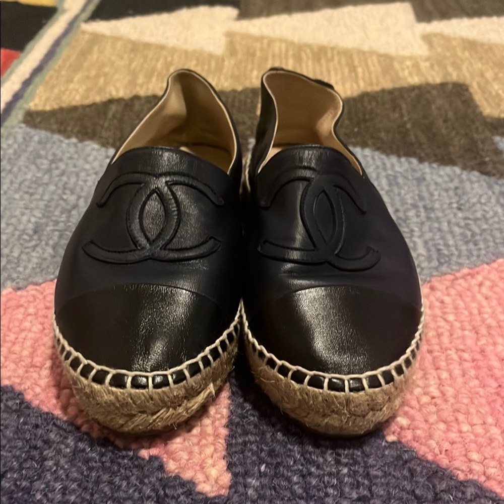 Chic Black Espadrille Flats